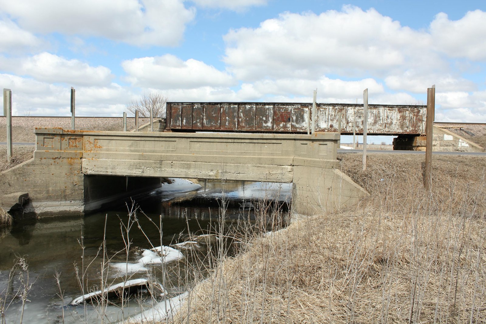 Overview, showing Lincoln Highway bridge in front
